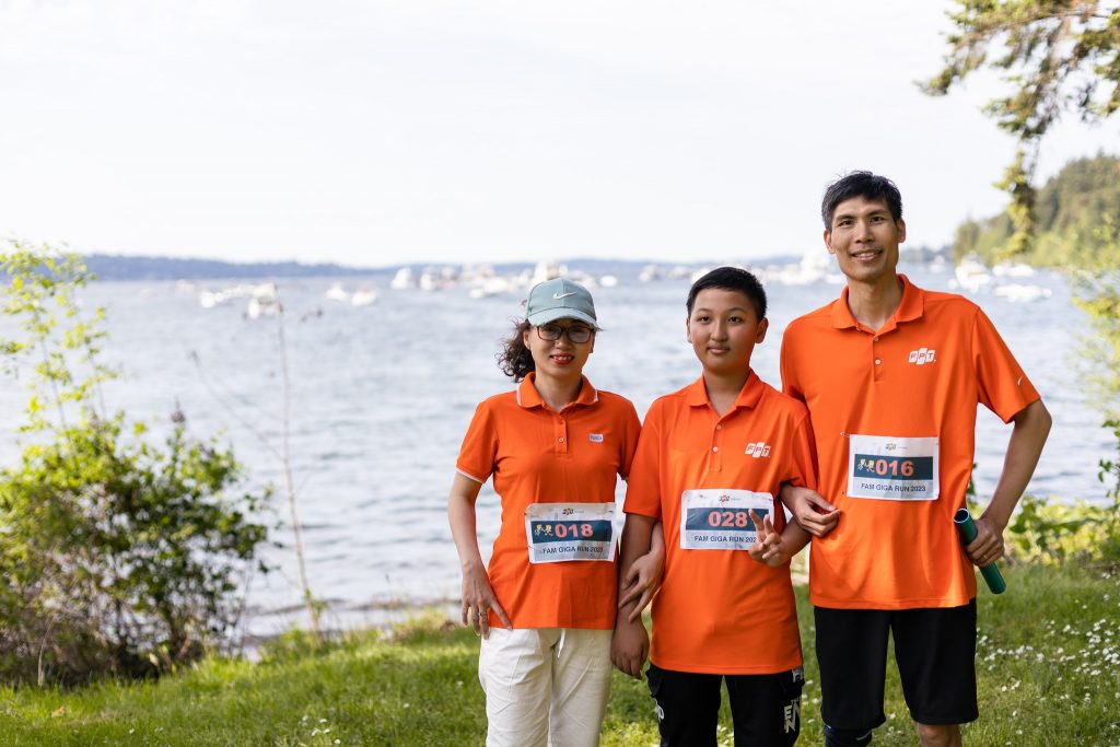 FAM-ers in Seattle are excited on the Happy Giga Run