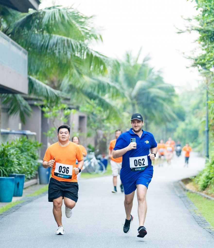 FSOFT Runner's uniforms transform Hue into orange